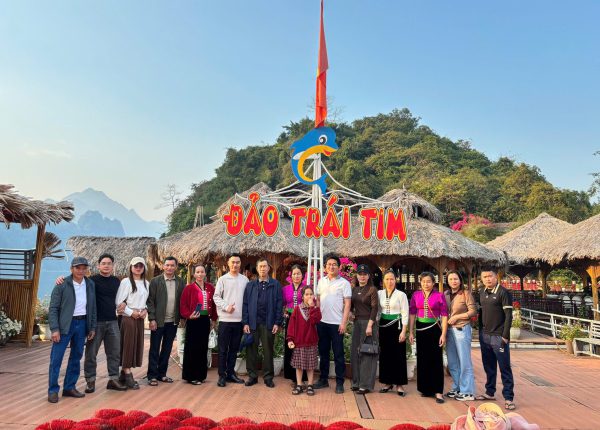 z7438445014205_3e1318aa1a24c846a2205f1374cd4926