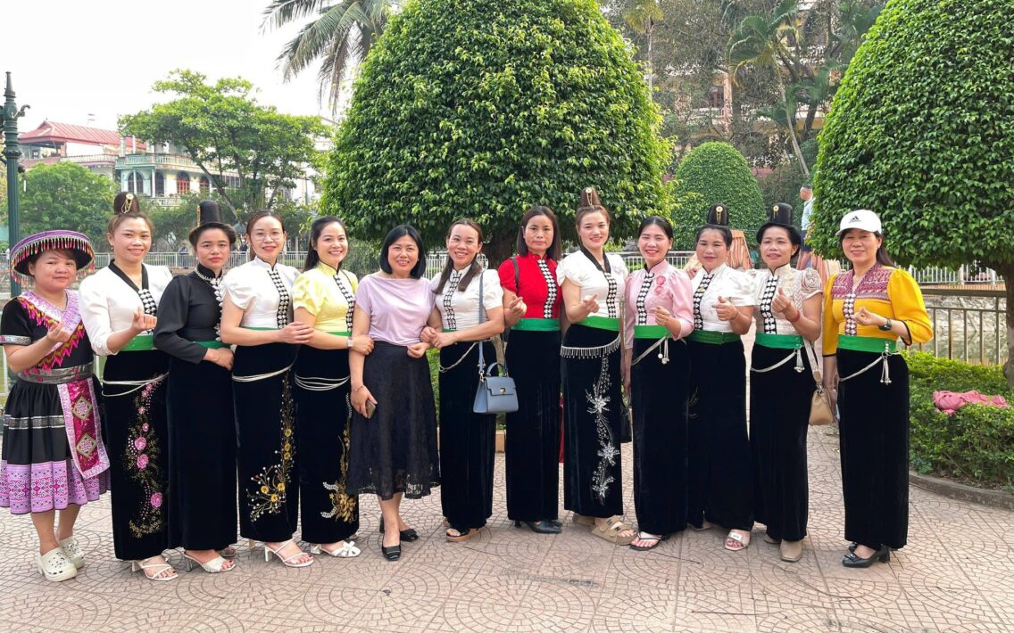 CFRC tổ chức tham quan học tập cho nhóm thịt sấy Mường Lay