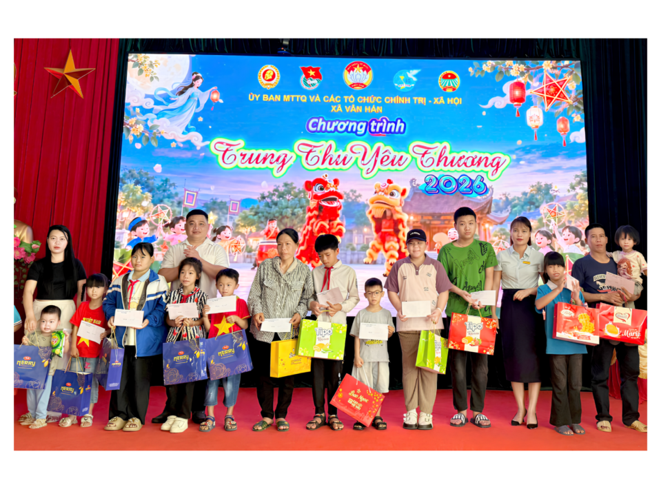 Phòng Giao dịch Đồng Hỷ thuộc CFRC trao học bổng cho các cháu có hoàn cảnh khó khăn nhân dịp Trung thu 2026